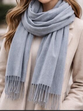 Sky Cashmere Gray Wool Scarf. 25”x68”. Neutral | Cozy | Fringed | Warm. EUC
